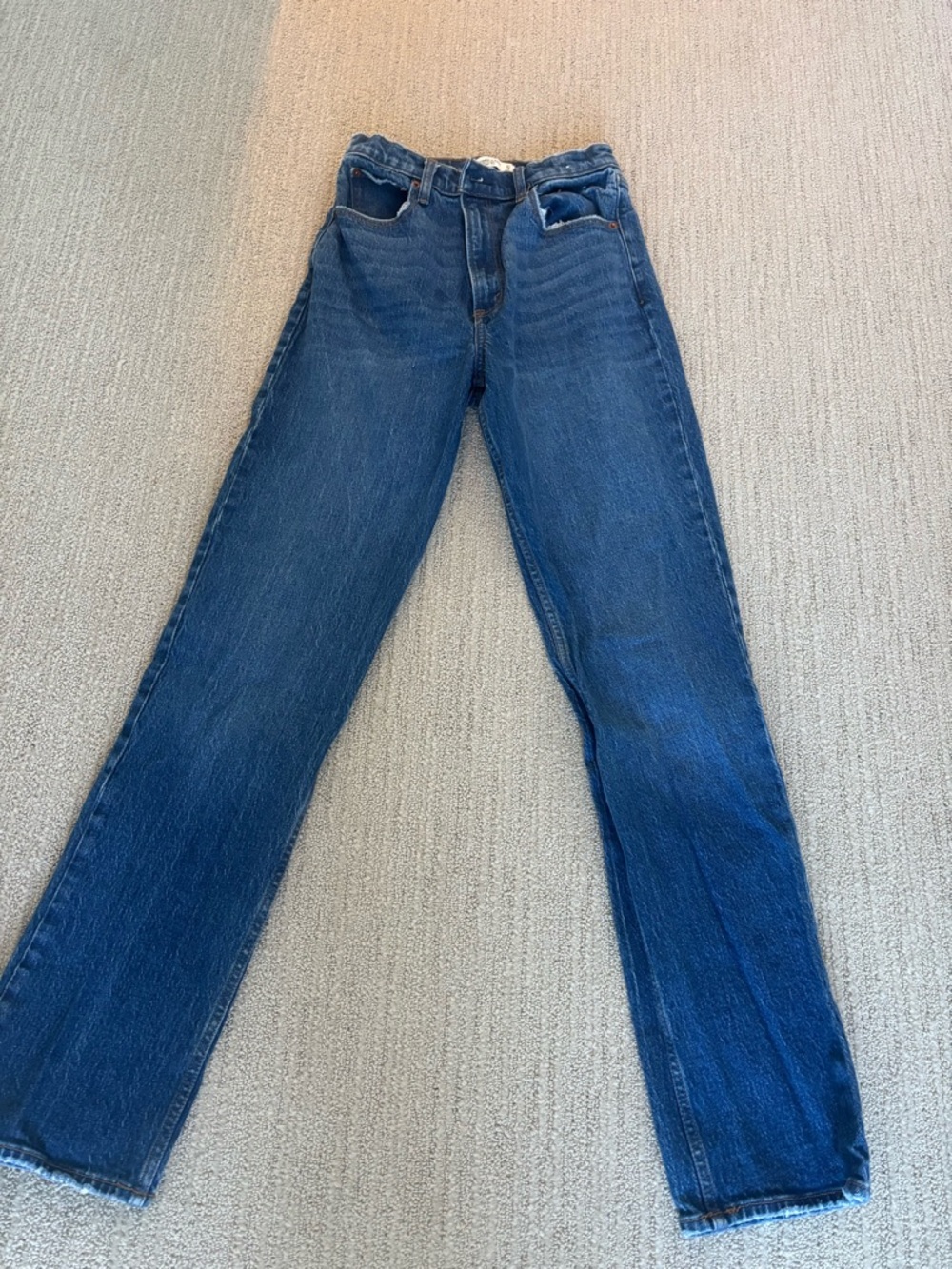 Abercrombie & Fitch “‘90s Straight Ultra High Rise Jeans” LONG SIZE